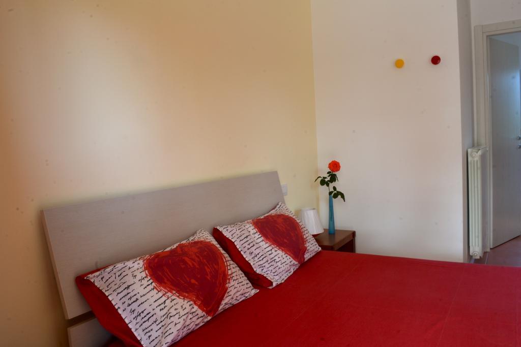 B&B Sotto Le Stelle Fano Ruang foto